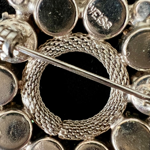 Vintage Weiss Emerald Green Rhinestone Necklace, Earrings & Brooch Set - Picture 9 of 15